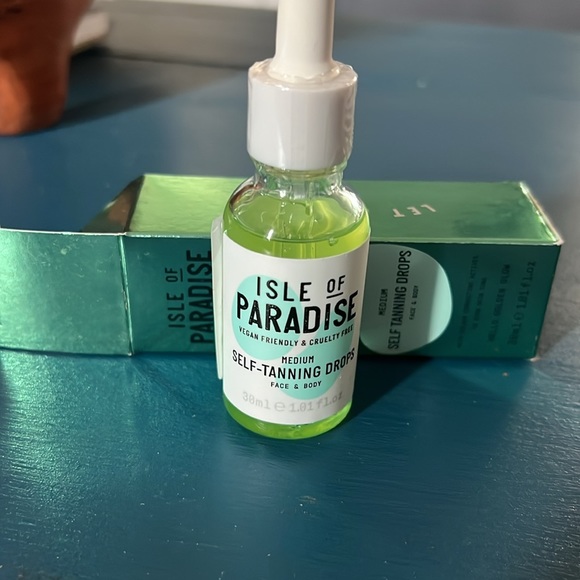 Isle of paradise medium self tanning drops - Picture 2 of 3